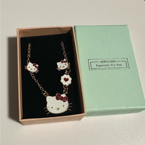 Source Unknown Other - Hello Kitty Earring and Necklace Set